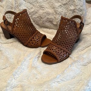 Like New Brown open toe Heels